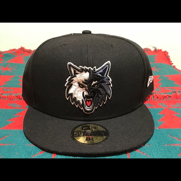 New Era 59 FIFTY Black Timberwolves Fitted Cap! - Picture 1 of 8